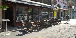 Caffé Vogue & Pub