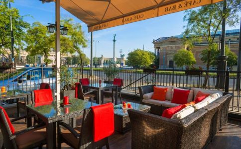 Mirage Café & Bar
