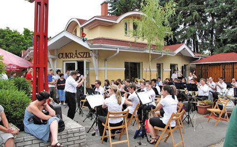 Szamóca Cukrászda & Café