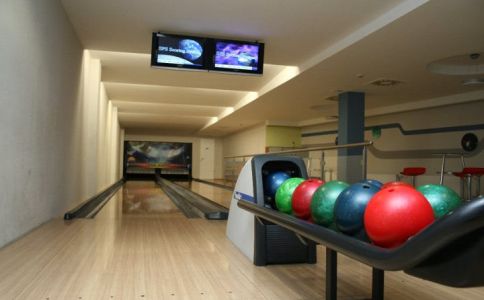 Famulus Bowling