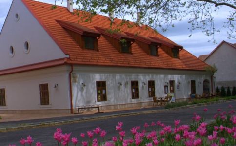 Joachim Kávé- és Civilház