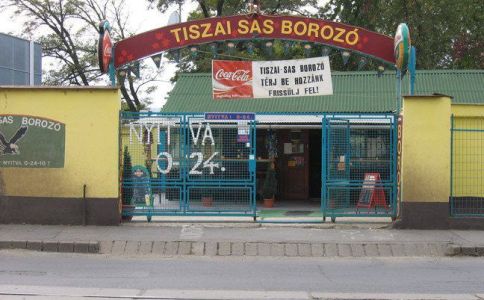 Tiszai Sas Borozó