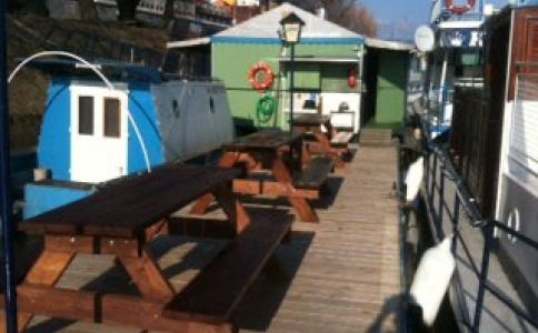 Vígmatróz söröző