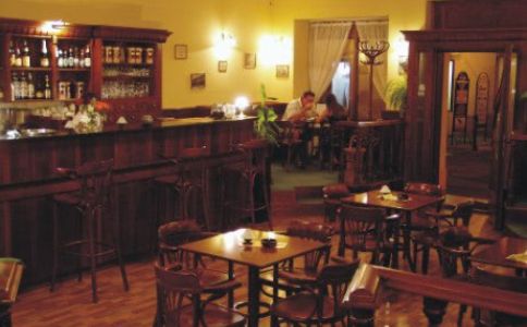 Esti Kornél Kávéház