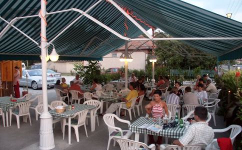 Hétvezér Csárda, Panzió