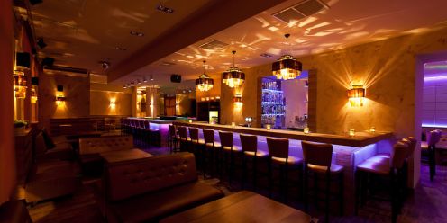 Marilyn Table Dance Bar